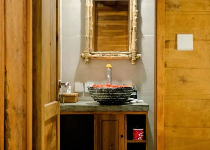 Homestay Kayu Batu