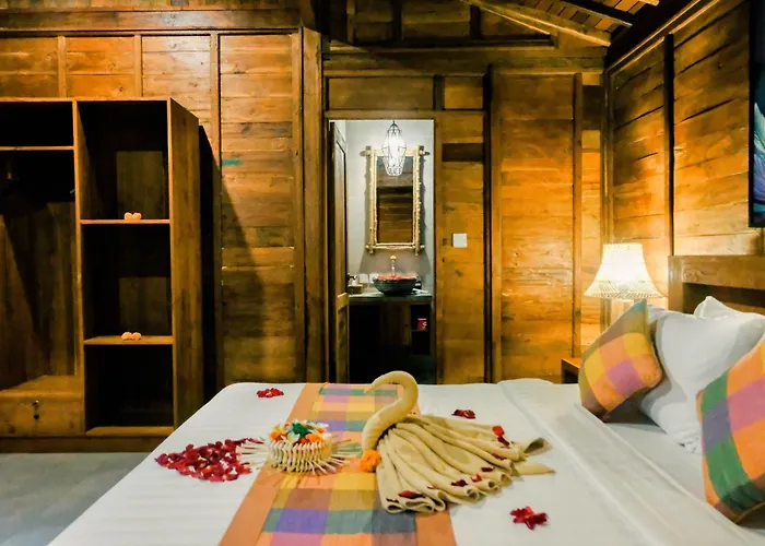 Kayu Batu Homestay *